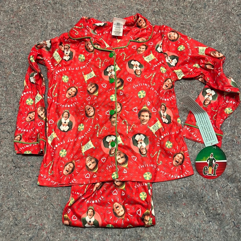BNWT Boys “Elf Movie” themed 2pc Pajamas (Size 10/12)